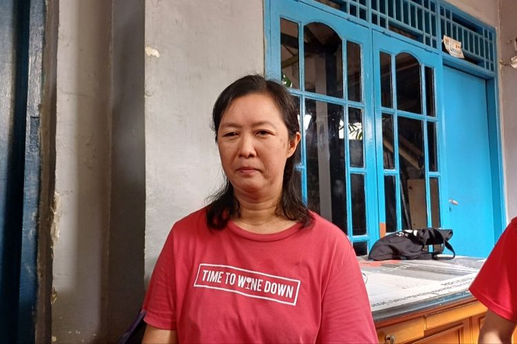 Pemilik Warung Ibu Gaul (WIG) bernama Hermawati (40) saat ditemui di Jelupang, Serpong Utara, Kota Tangerang Selatan, Selasa (20/2/2024). 
