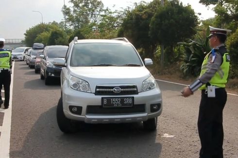 Saat Rest Area Penuh, Pemudik Dilarang Istirahat di Bahu Jalan Tol