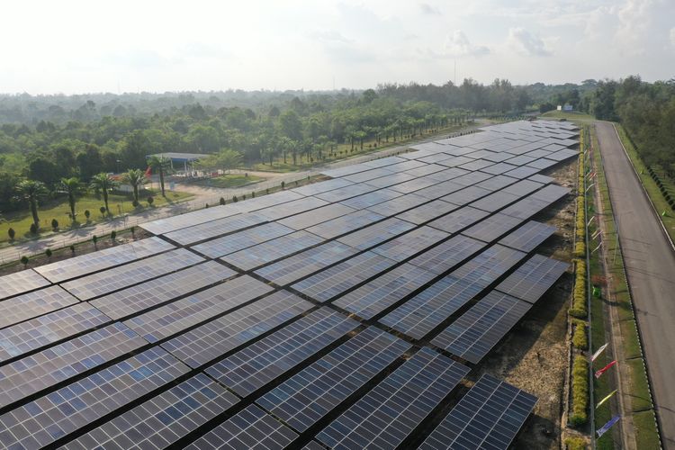  Pertamina New and Renewable Energy (NRE), subholding Pertamina yang fokus pada pengembangan energi baru dan terbarukan, memanfaatkan drone dan kecerdasan buatan untuk memeriksa keandalan sistem pembangkit listrik tenaga surya (PLTS) di wilayah Riau. 

