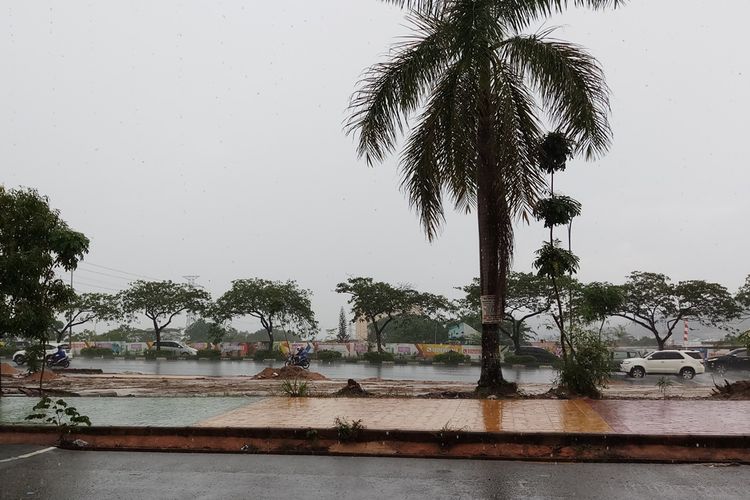 Badan Meteorologi, Klimatologi, dan Geofisika (BMKG) Hang Nadim, Batam, Kepulauan Riau (Kepri), mengingatkan potensi terjadinya intensitas 
hujan lebat yang disertai angin kencang dan petir di sejumlah daerah di Kepri untuk 3 hari kedepan.