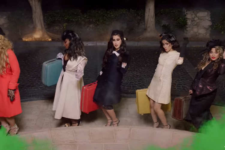 Fifth Harmony dalam video klip lagu Im in Love with a Monster