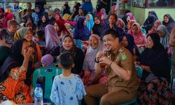 Sambil Makan, Walkot Bobby Nasution Ajak Jajarannya Dengar Curhatan Warga Kelurahan Besar