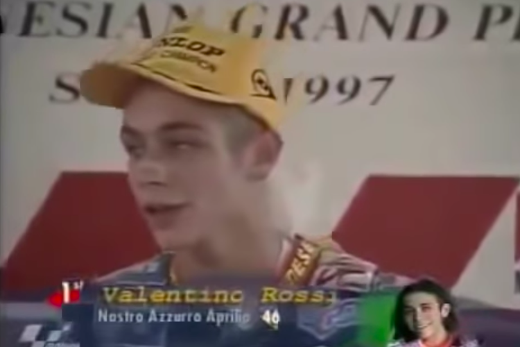 Valentino Rossi saat juara di Sirkuit Sentul tahun 1997