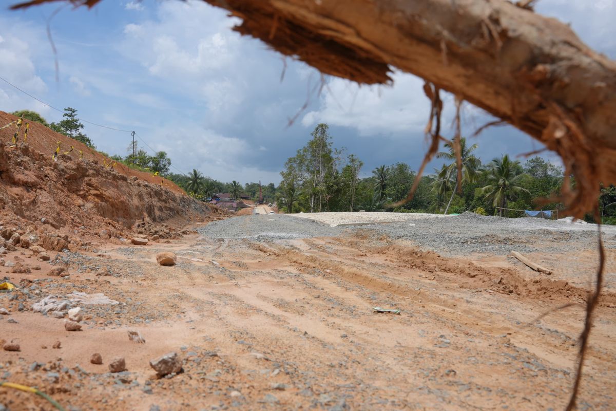 Akses ini dirancang sebagai jalur yang langsung menuju Kawasan Inti Pusat Pemerintahan (KIPP) IKN dari jalan utama provinsi akses Sepaku.
