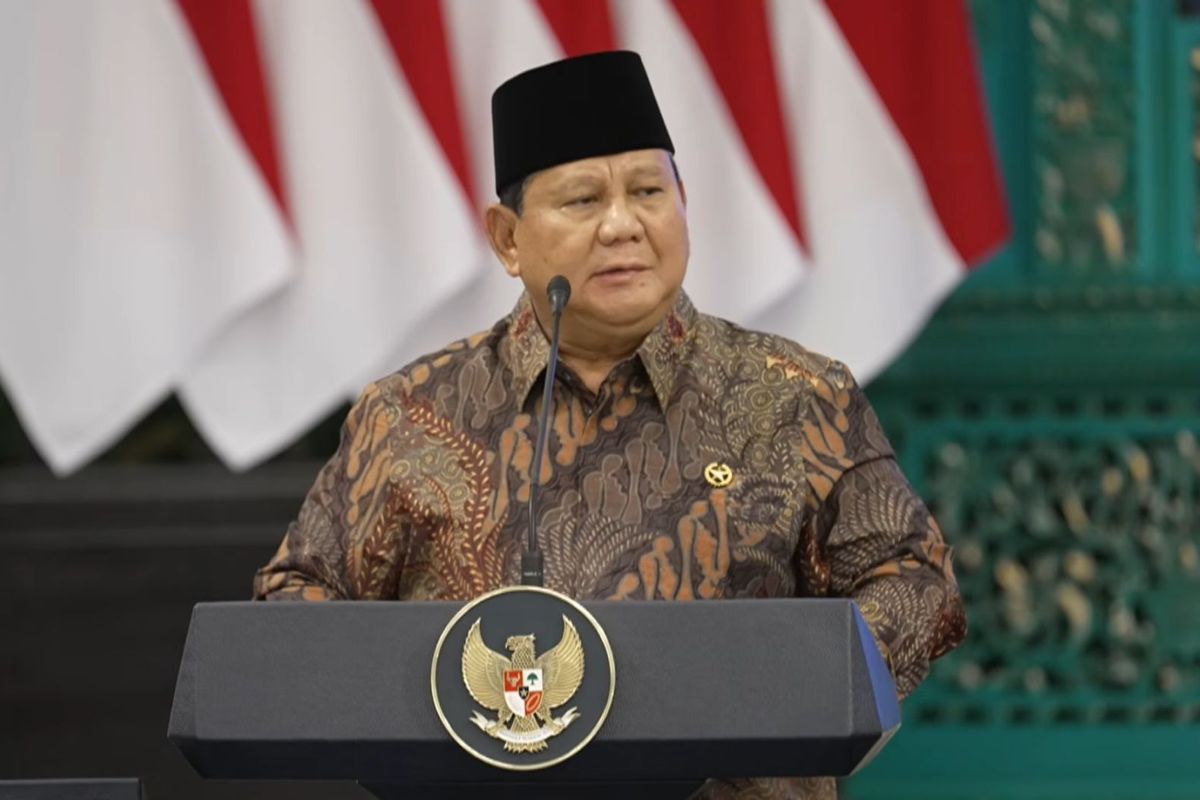 Presiden RI Prabowo Subianto dalam Sidang Kabinet di Istana, Jakarta, pada Senin (20/10/2025). 