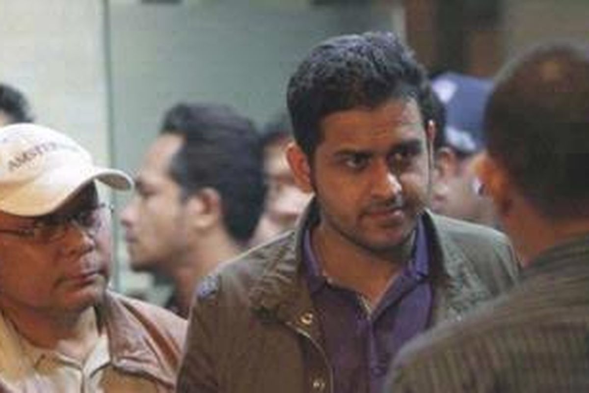  Former treasurer of the ruling Democrat party, Muhammad Nazaruddin, entered the building of KPK, in Jakarta, on Aug. 13, 2011  .