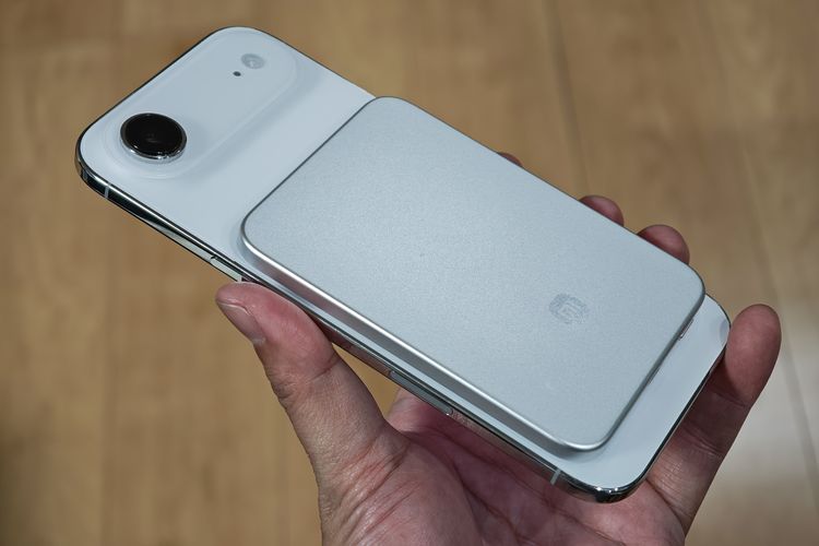 Xiaomi UltraThin Magnetic Power Bank mendukung pengisian daya nirkabel 7,5 watt pada iPhone Air. 