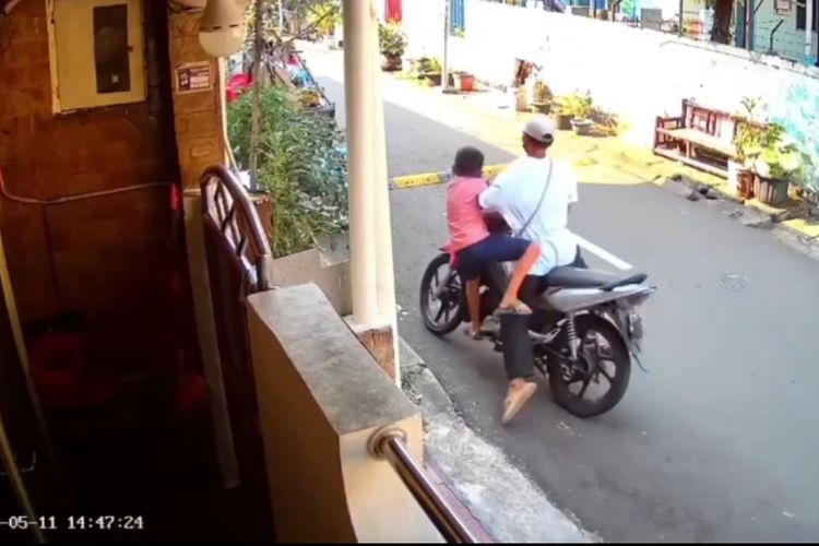 Ponsel Dirampas, Bocah SD di Jaktim Kejar dan Bergelantungan di Motor Jambret