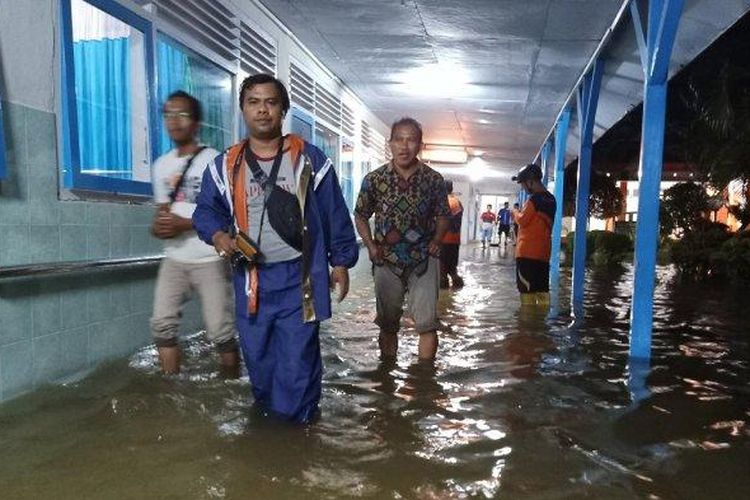 Banjir di RSUD Kraton, Pekalongan.