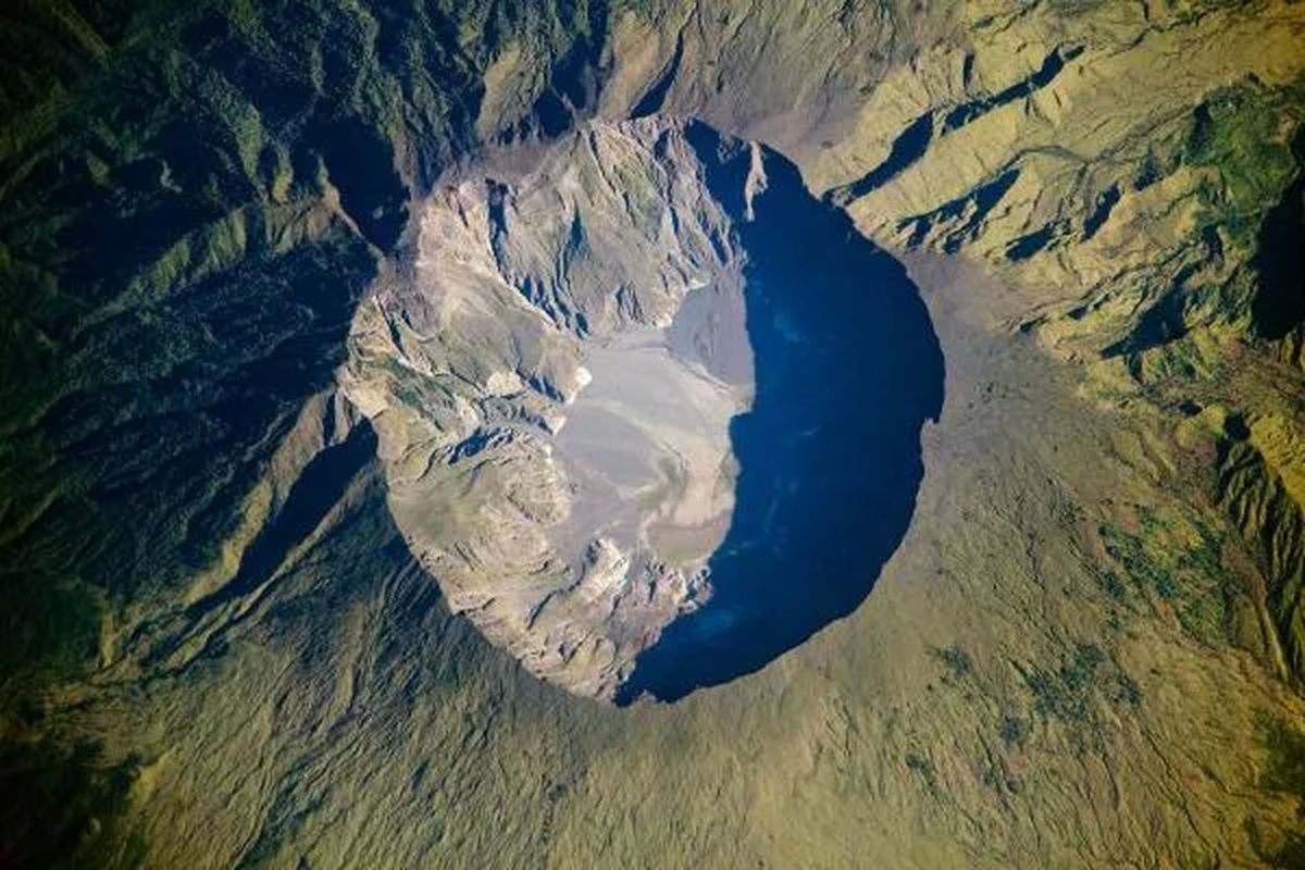 Gunung Tambora.