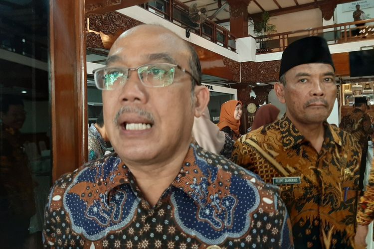 Sekda DIY Gatot Saptadi saat ditemui disela Silaturahmi dan Syawalan Gubernur DIY Tahun 1440 H / 2019 M, di Pendopo Parasamya Kabupaten Bantul Kamis (13/6/2019)