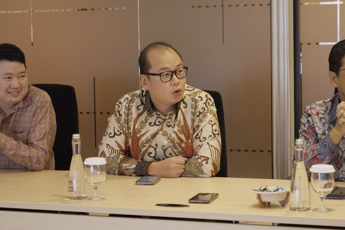 Konferensi pers pendanaan berjangka yang diberikan PT Indonesia Infrastructure Finance (IIF) kepada PT Sejahteraraya Anugrahjaya Tbk (SRAJ) 