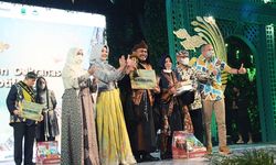 Fashion Show Batik Daur Ulang Warnai Penutupan KKJ dan PKJB, Atalia Kamil: Ini Tanda Ekraf Jabar Bergerak Kembali