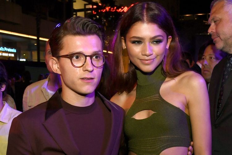 Gaya berpakaian pasangan kekasih Zendaya dan Tom Holland yang selalu memukau.