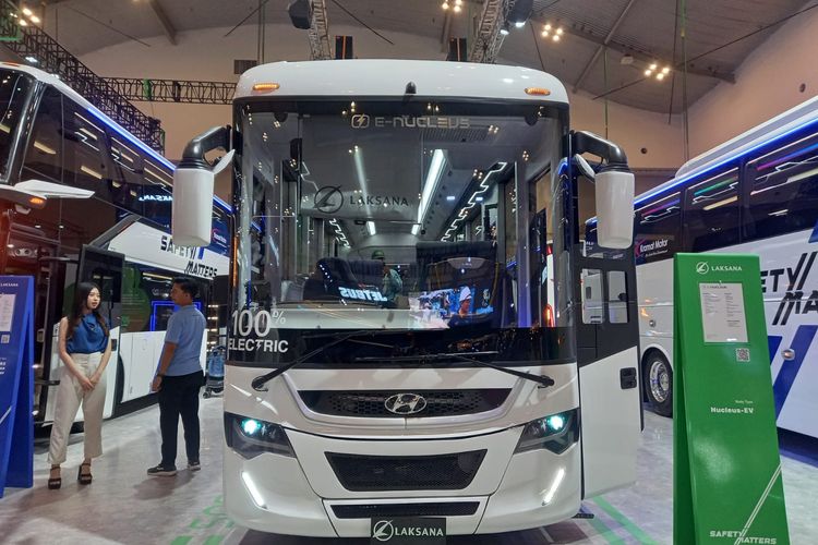 Bus Listrik E-Nucleus di GIIAS 2024