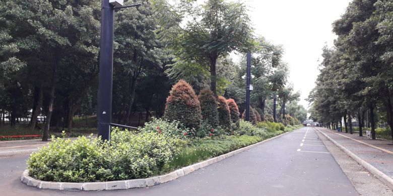 Suasana di salah satu jalan akses di kompleks Gelora Bung Karno, Jakarta, yang disiapkan untuk aktivitas para pengguna skateboard, Kamis (7/2/2019).