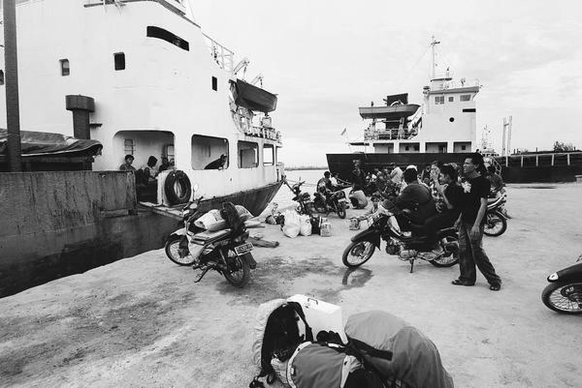 Ilustrasi calon penumpang kapal 