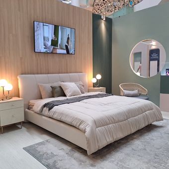 Ilustrasi kamar tidur yang menggunakan palet berwarna tenang (a calm color story) dari Dulux Colour of the Year 2024 Sweet Embrace.