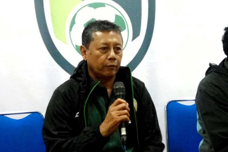 Pelatih PSS Sleman, Herry Kiswanto, dalam jumpa pers seusai laga Copa Sleman 2018, Selasa (16/1/2018). 