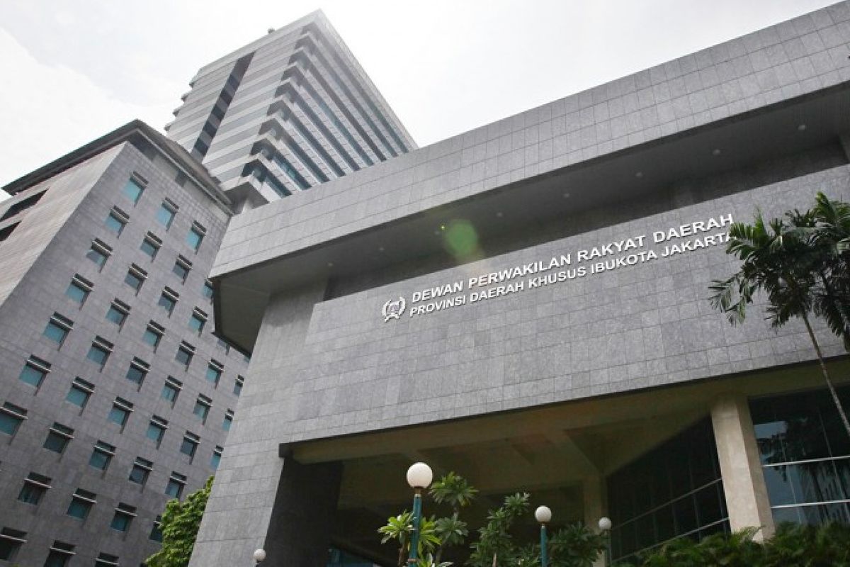 Gedung DPRD DKI Jakarta yang berlokasi di Jalan Kebon Sirih No.18, Gambir, Kota Jakarta Pusat. 