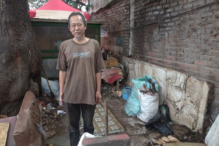 Bagja, Pedagang Buku Tjihapit Bandung yang Menatap Kiosnya yang Kini Tinggal Kenangan