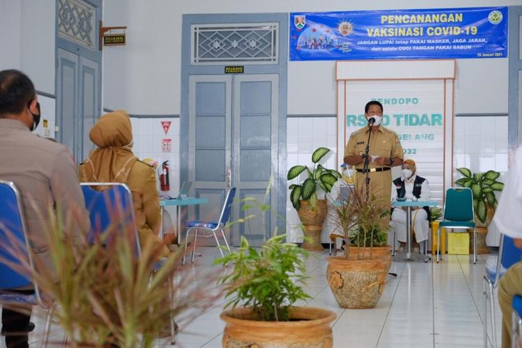 Wali Kota Magelang Sigit Widyonindito saat membuka pencanangan vaksinasi Covid-19 di Pendopo RSUD Tidar Kota Magelang, Senin (25/1/2021).