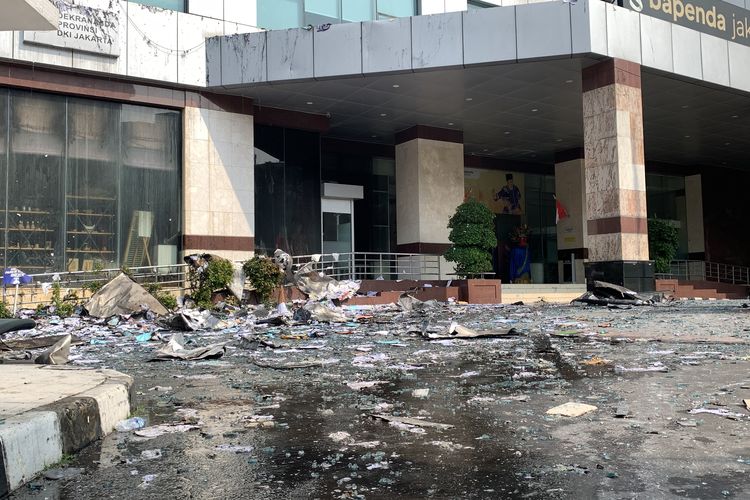 Titik Kebakaran Gedung Bapenda DKI Diduga Berasal dari Ruang Server Lantai 11