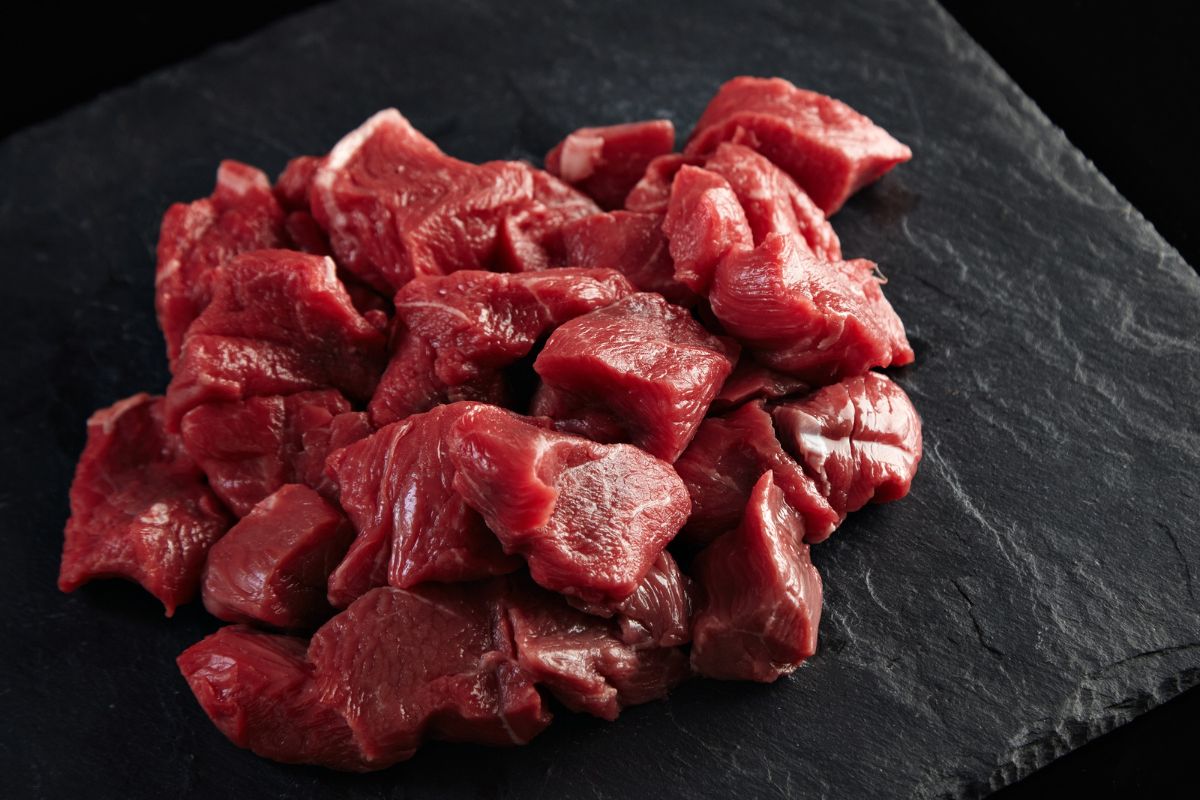 Daging sapi adalah salah satu makanan yang menjadi sumber kolin, per 85 gram mengandung 78 mg. Sedangkan, angka kebutuhan kolin harian orang dewasa sekitar 425-550 mcg.