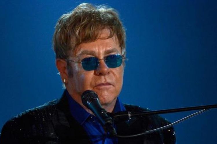 Elton John tampil di panggung Grammy Awards 2013, yang diadakan di Staples Center, Los Angeles (California,AS), Minggu (10/2/2013) waktu setempat.