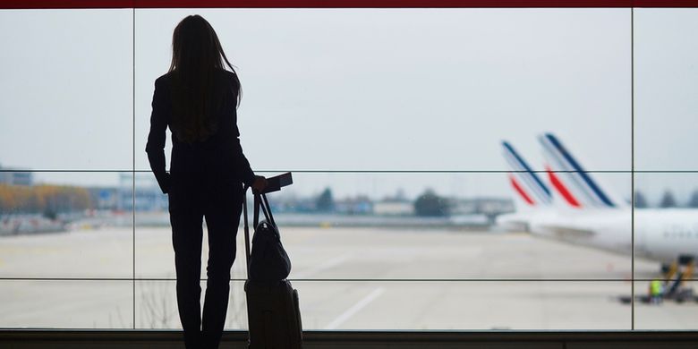 5 Barang Yang Wajib Dibawa Saat Kamu Dinas Luar Kota Halaman All Kompas Com