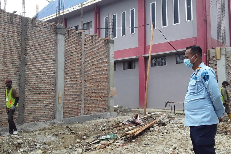 Pasca kerusuhan dan kebakaran di Rumah Tahanan Kelas 2 B Kabanjahe, pada 12 Februari 2020, bangunan yang berada di Kabupaten Karo, Sumut, itu kini mulai direnovasi, Kamis (9/9/2021).