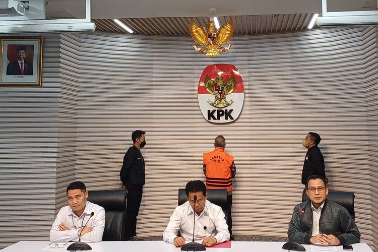 Wakil Ketua KPK Johanis Tanak secara resmi mengumumkan mantan Menteri Pertanian (Mentan) Syahrul Yasin Limpo sebagai tersangka dugaan pemerasan dalam jabatan, Rabu (11/10/2023).