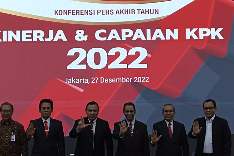 Sejumlah pimpinan KPK melaporkam kinerja akhir tahun 2022 di gedung Merah Putih, Selasa (27/12/2022).