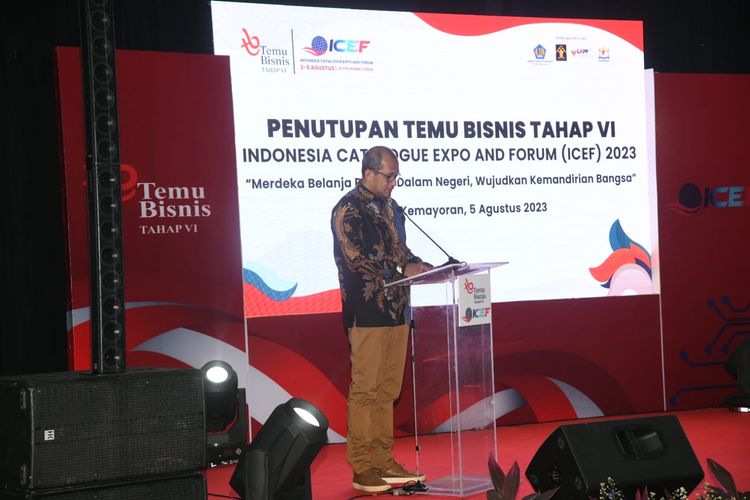 Wakil Menteri Hukum dan Hak Asasi Manusia (Wamenkumham) Edward Omar Sharif Hiariej saat menutup Temu Bisnis Tahap VI di di Jakarta International Expo (JIExpo), Jakarta, Sabtu (05/08/2023).
