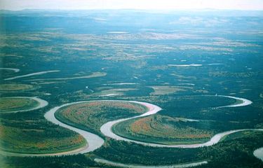 Ilustrasi oxbow lake. Oxbow lake adalah danau tapal kuda.