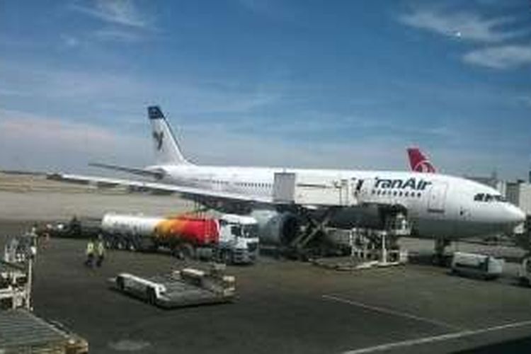 Salah satu pesawat milik maskapai Iran Air di bandara internasional Teheran.