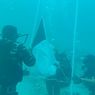 Momen TNI AL Serentak Kibarkan Bendera Merah Putih di 77 Titik Bawah Laut  