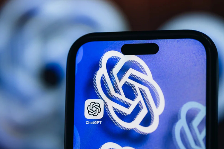 Apple dikabarkan siap mengembangkan chatbot AI serupa dengan ChatGPT.