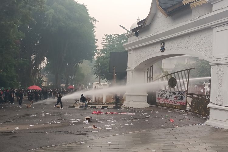 Demo soal Karhutla di Jambi Ricuh, Massa Mulai Bubarkan Diri