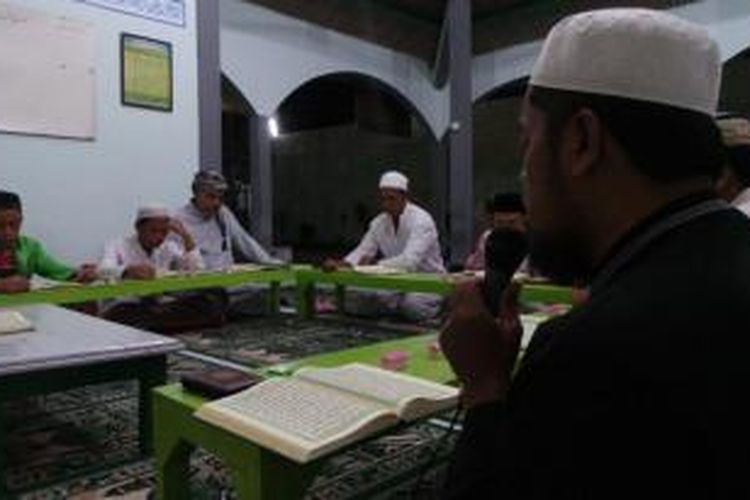 Suasana tadarus Al Qur'an di Ponpes Darut Tabi'iin, Lapas 

Ambarawa selama bulan Ramadhan 2015
