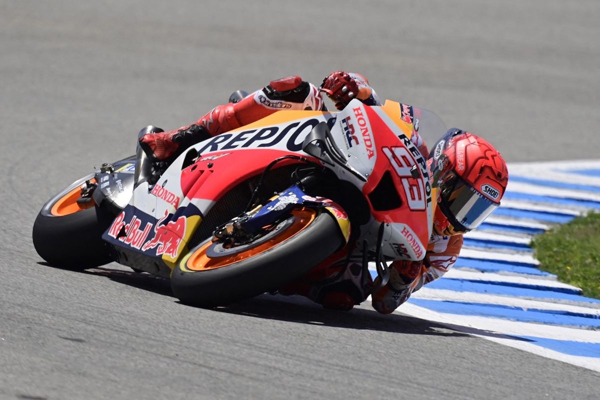 Marc Marquez saat berlaga pada MotoGP Spanyol 2022. Marc Marquez kembali balapan pada MotoGP Aragon 2022 yang  digelar di Sirkuit MotorLand Aragon pada 16-18 September 2022. (Photo by JAVIER SORIANO / AFP)