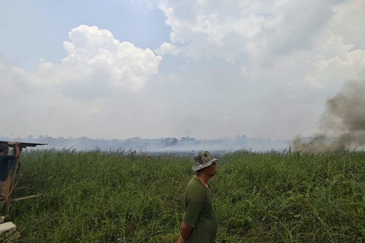 Karhutla di Palaran Samarinda Berjarak 3 Meter dari Permukiman, Warga Mengungsi