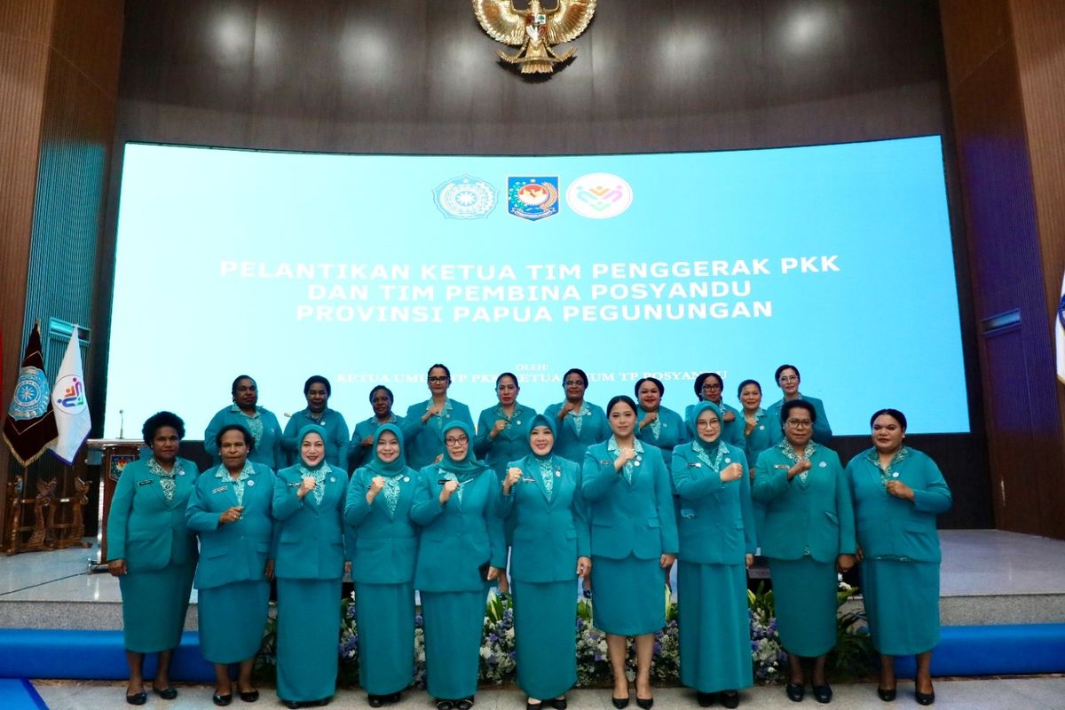 Pelantikan Ketua TP-PKK dan Tim Pembina Posyandu Provinsi Papua Pegunungan di Gedung Sasana Bhakti Praja (SBP), Kantor Pusat Kementerian Dalam Negeri (Kemendagri), Jakarta, Kamis (4/12/2025).