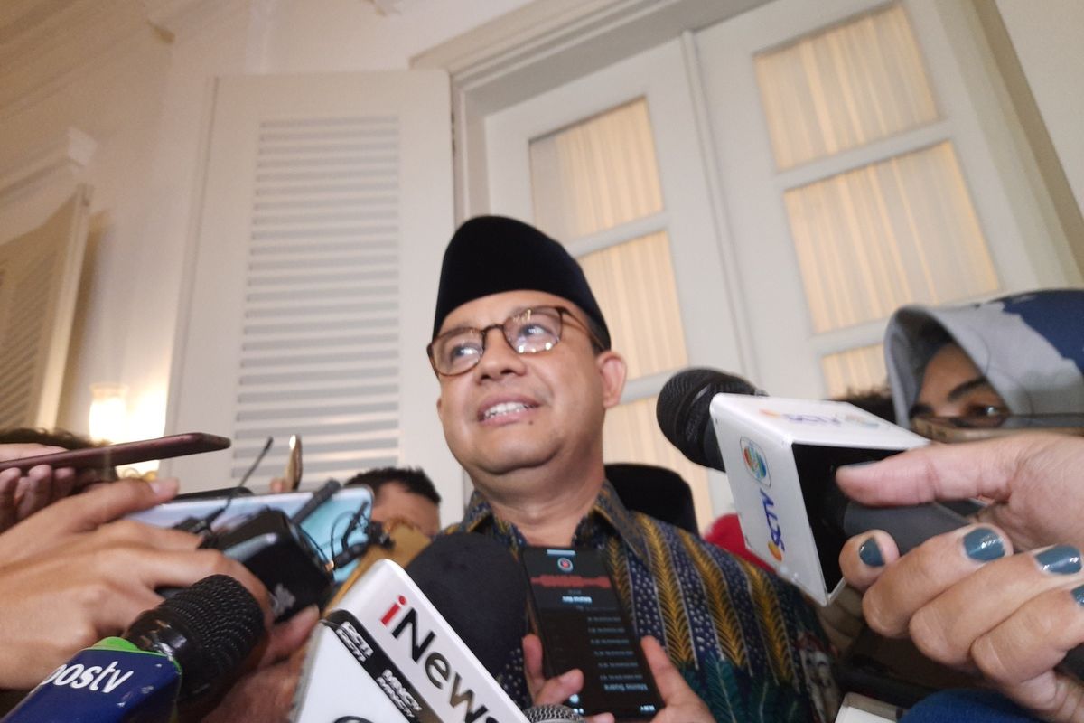 Gubernur DKI Jakarta Anies Baswedan di Pendopo, Balai Kota, Jakarta Pusat, Selasa (31/12/2019)