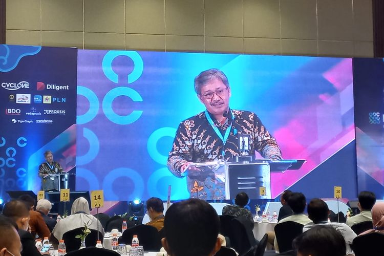 Deputi Bidang Pelaporan dan Pengawasan Kepatuhan PPATK Maimirza dalam GRACS Summit 2022 di Jakarta, Rabu (12/10/2022). 