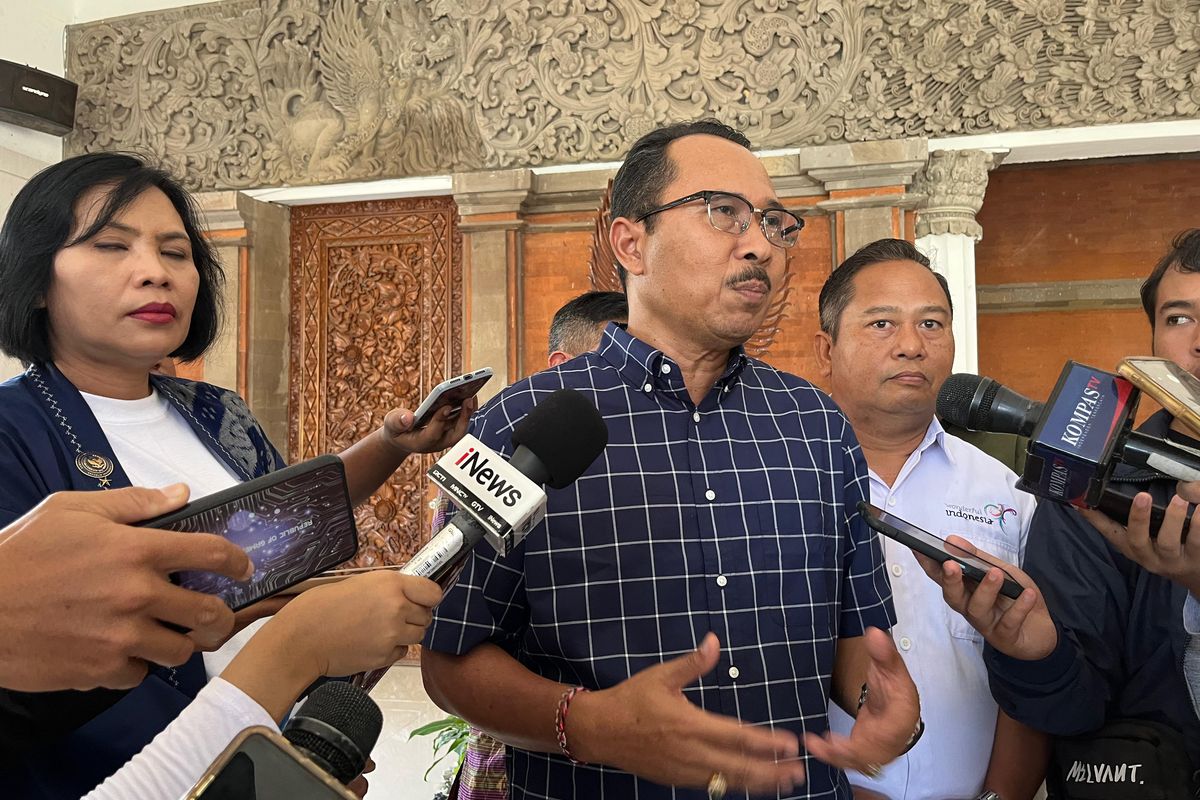 Sekretaris Daerah Kabupaten Buleleng Gede Suyasa saat ditemui awak media di Kantor Pemerintah Kabupaten Buleleng, Bali, Sabtu (10/8/2024).