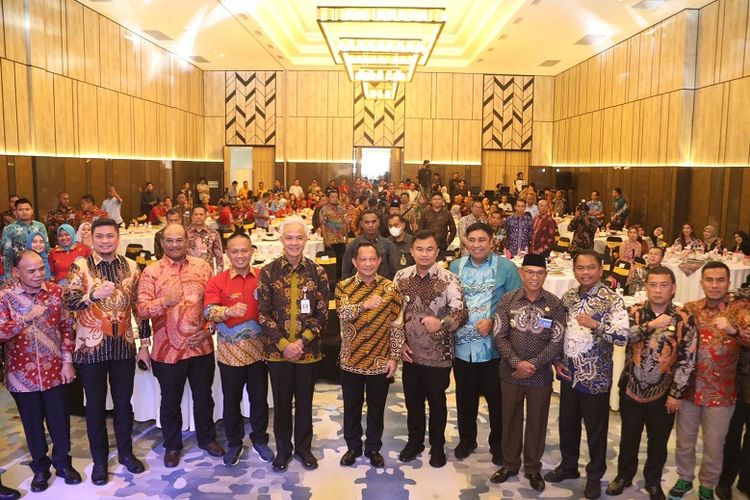 Suasana acara 23 Tahun Asosiasi Pemerintah Kabupaten Seluruh Indonesia (Apkasi) bertajuk Kabupaten Melaju Indonesia Maju di Hotel Trio Azana Style, Kebumen, Jawa Tengah, Kamis (22/6/2023).