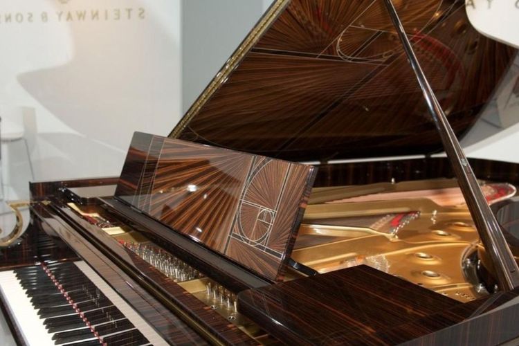 Steinway & Sons Fibonacci salah satu piano termahal dunia.