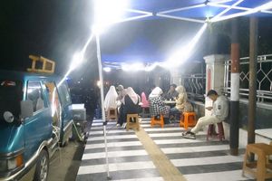 Aceh Tengah Padam Lampu Total, Warga Numpang Ngecas ke Mobil Kopi