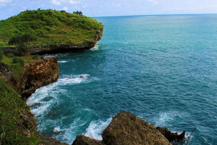 Tanjung Kesirat di Kecamatan Panggang, Kabupaten Gunungkidul, DI Yogyakarta.